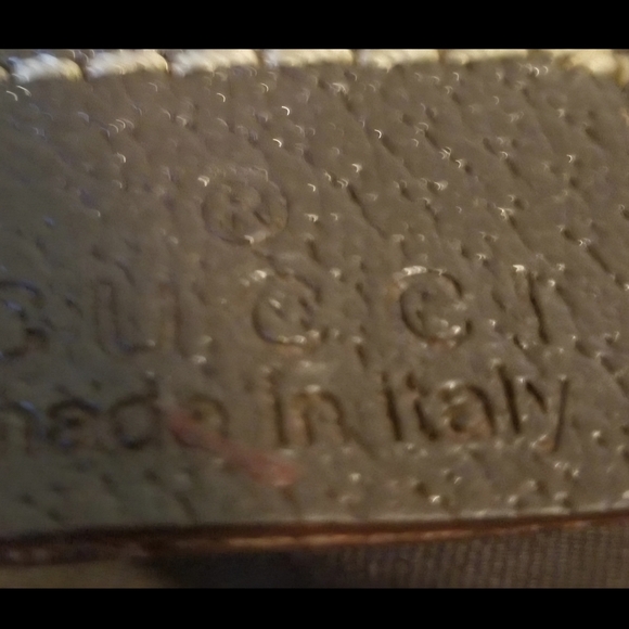 Authentic Gucci Beige and Brown Monogram Tote - Picture 6 of 7